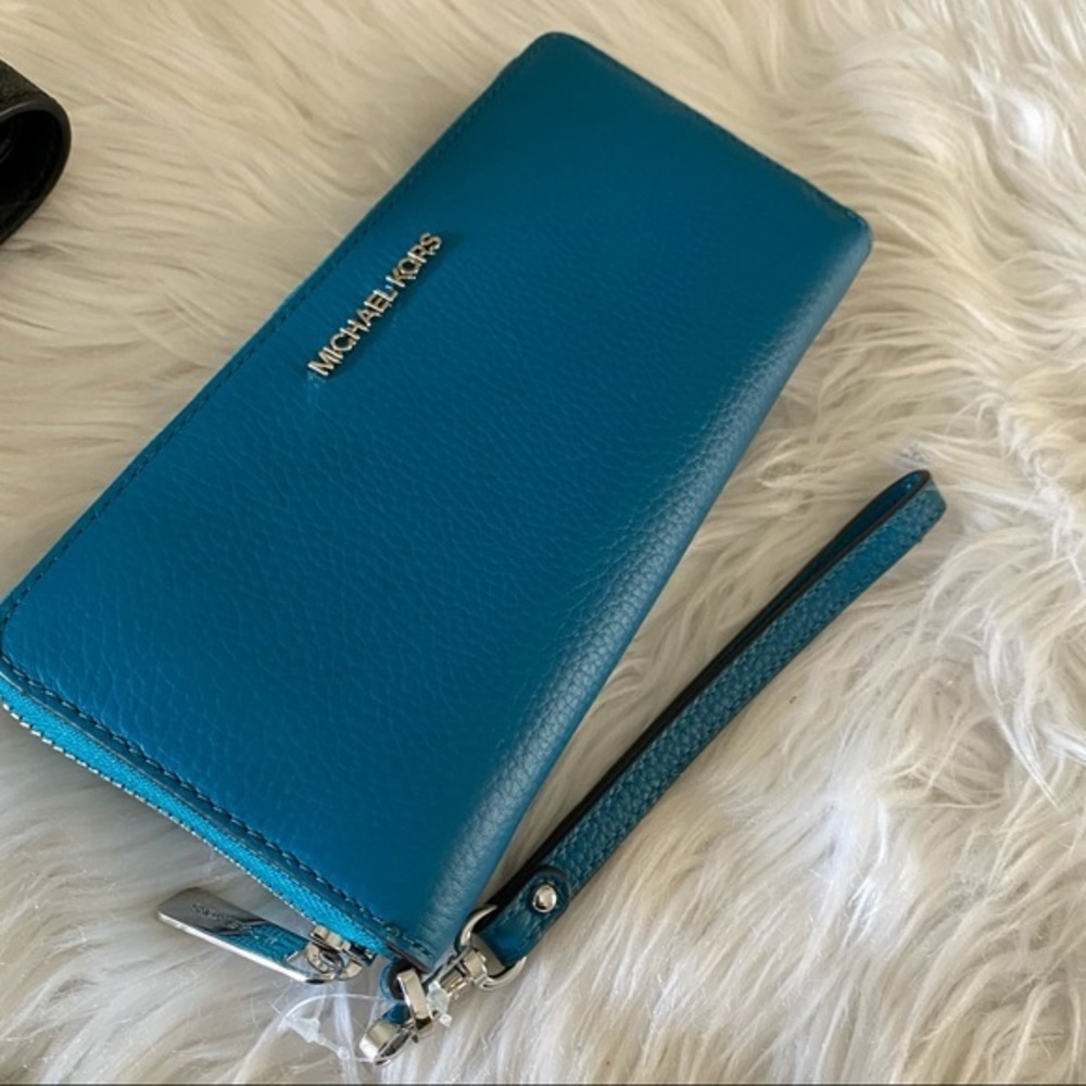 New Michael Kors large travel continental wallet